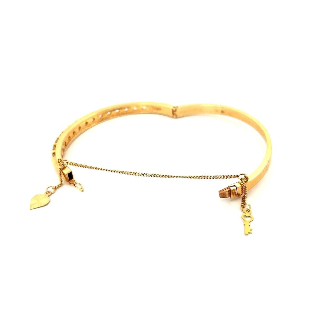 18K Yellow Gold 2.40 ctw Diamond Bangle 6" 3