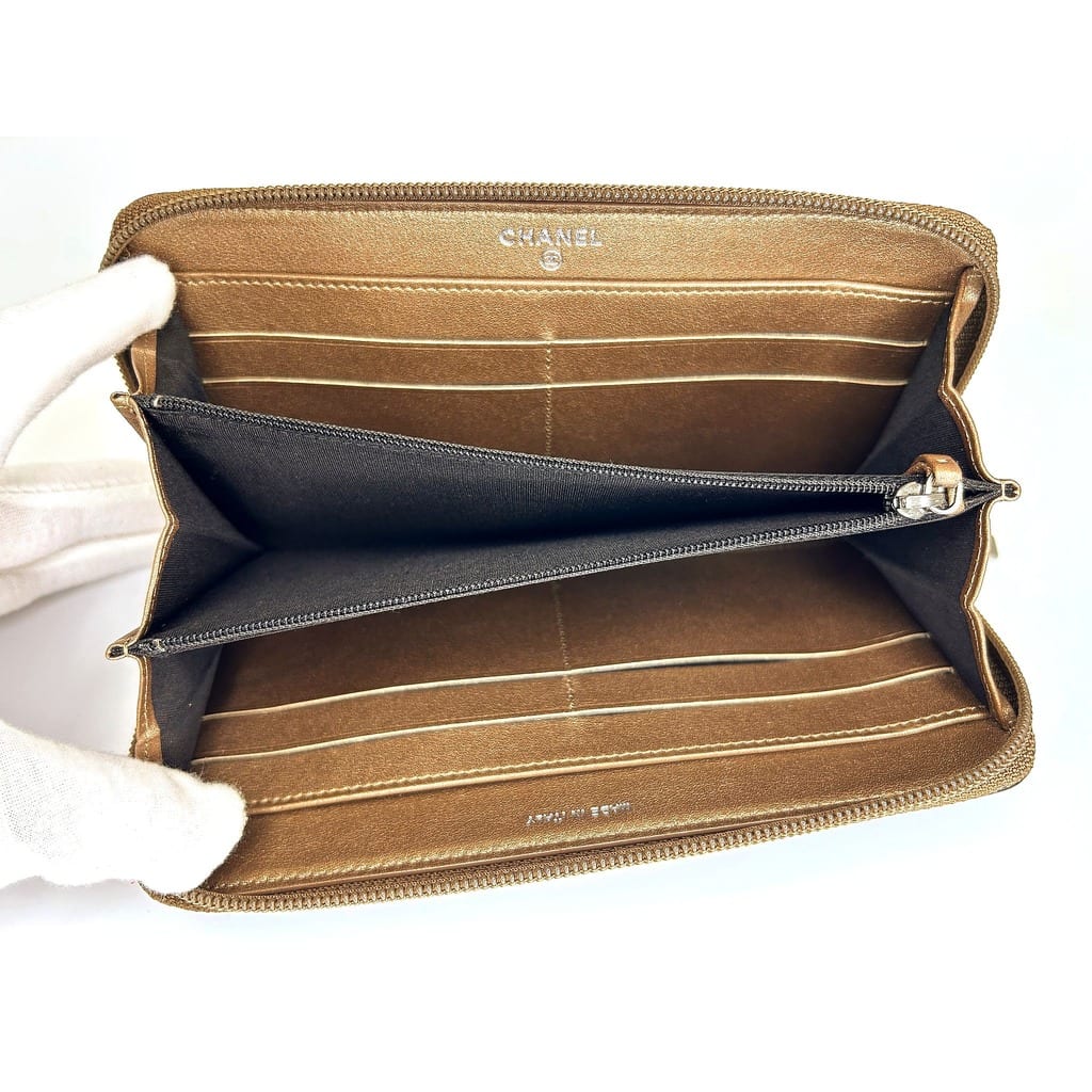 Chanel Interlocking CC Logo Continental Wallet 5