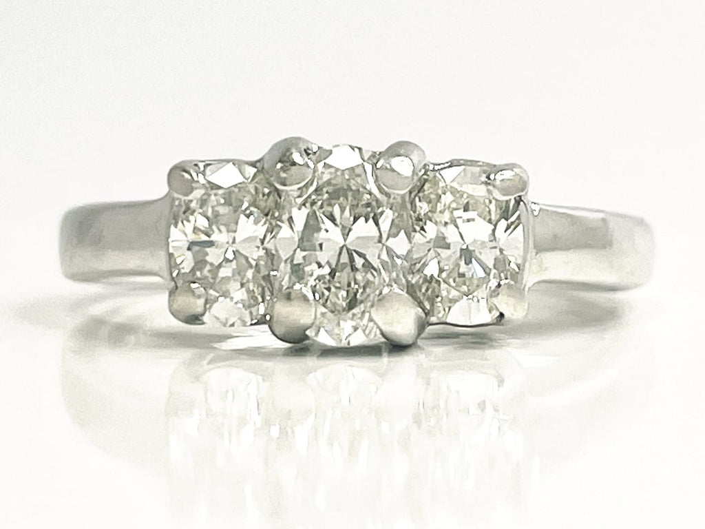 Sparkling 14K White Gold Diamond Ring 6
