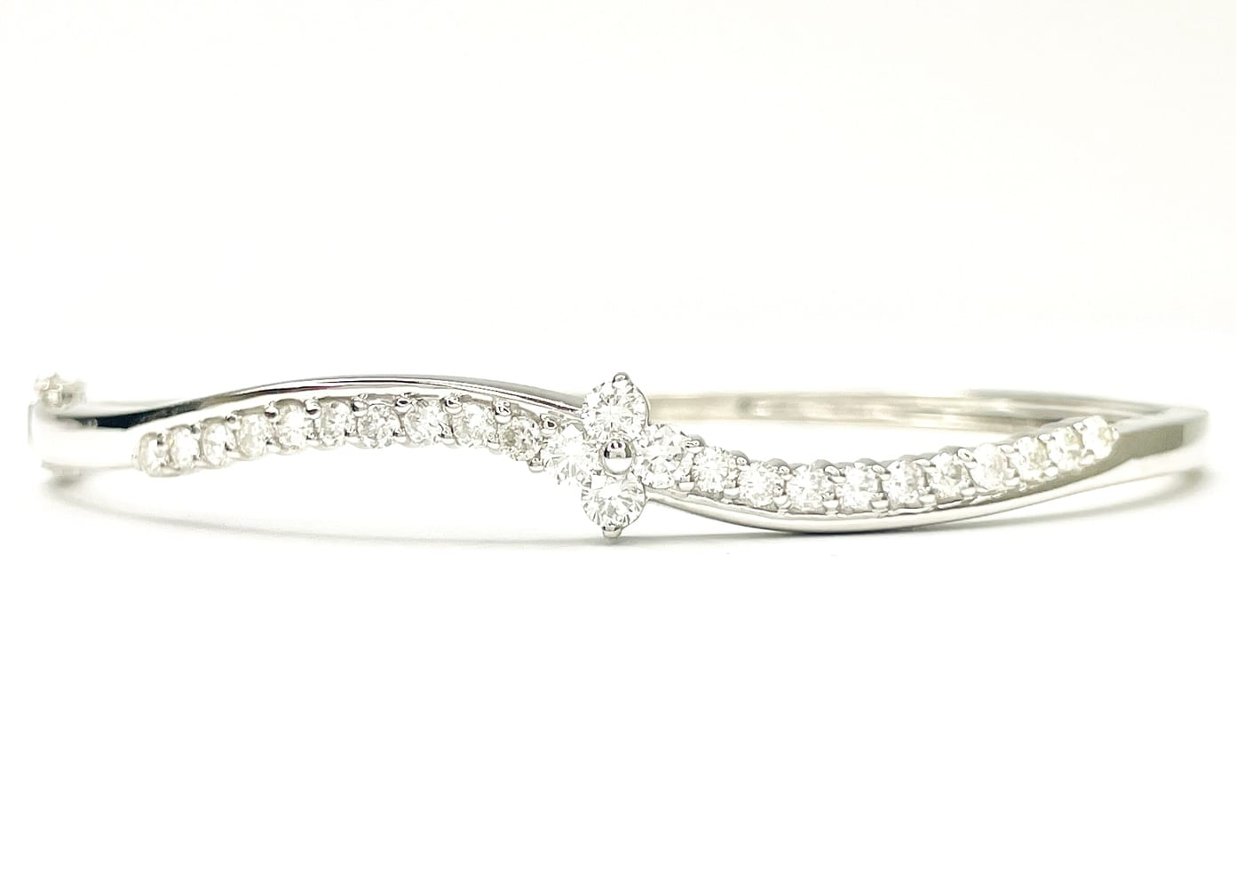 18K White Gold Diamond Bangle 1.40 CTW 5