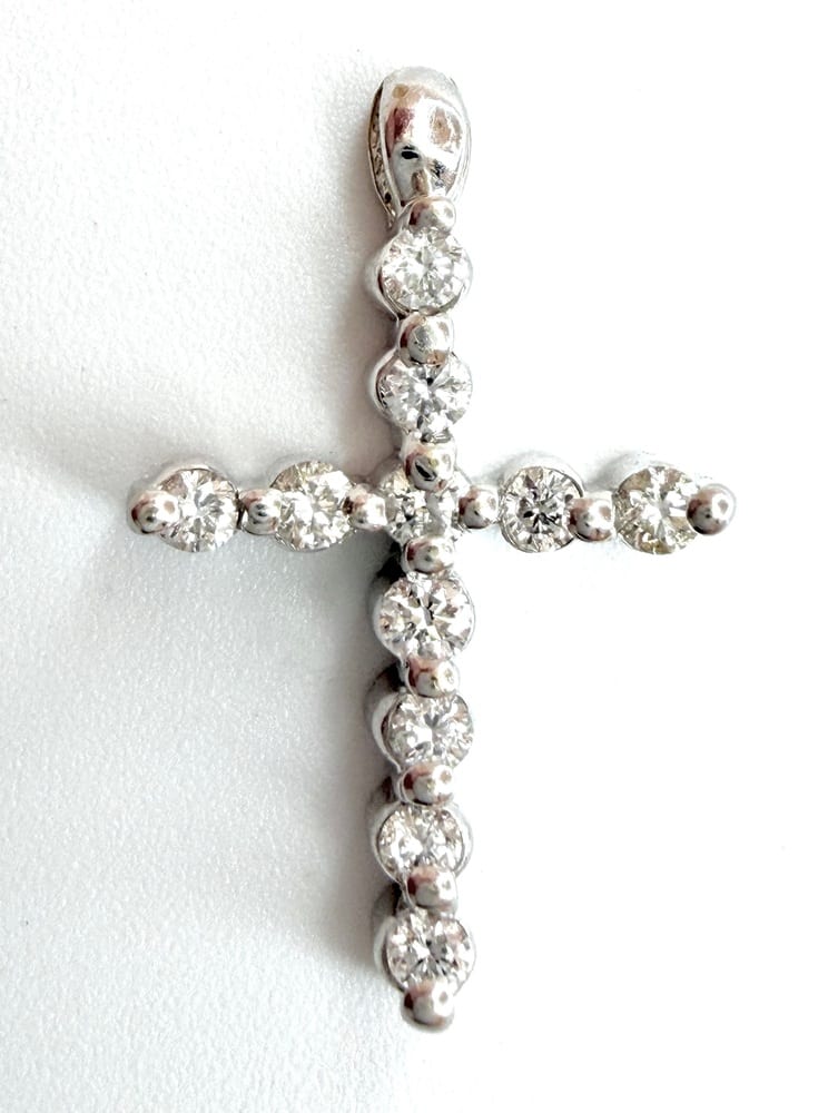 18K White Gold Diamond Cross Pendant 2